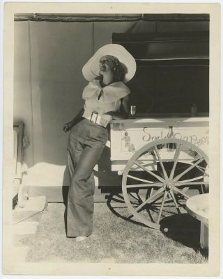 1933 Joan Crawford Art Deco Clarence Sinclair Bull Photograph Sun Hat