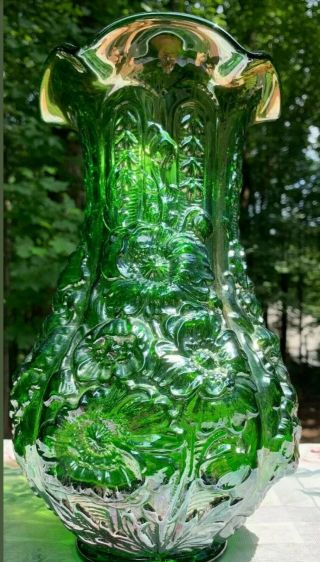 Fenton Iridescent Spruce Colonial Green Carnival Glass Poppy Rim 12” Tall Vase