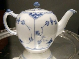 Royal Copenhagen Teapot,  Blue Fluted Half Lace 610 1st Quality