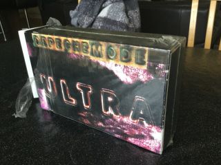 Depeche Mode Ultra Ultra Rare Promo Box With Vhs And Cd Bxstumm148