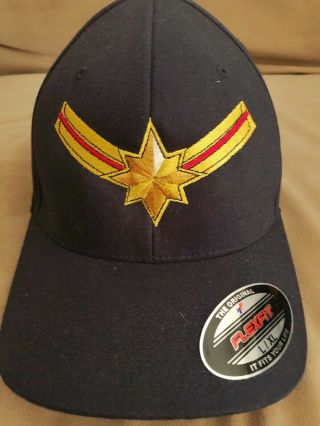 Captain Marvel Authentic Cast & Crew Baseball Cap Flexfit Sz L/xl