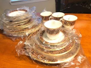Noritake Xavier Gold 5 Piece Place Settings For 4 People