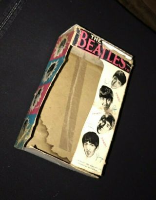 Remco Beatles Doll 1964,  George Harrison Doll With Guitar. 8