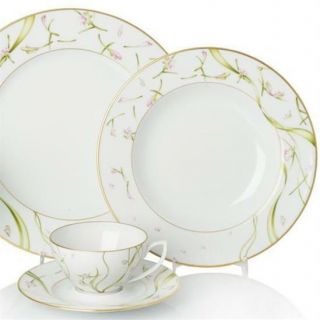 Amaryllis By Haviland / Limoges France,  5 Piece Place Setting From Display