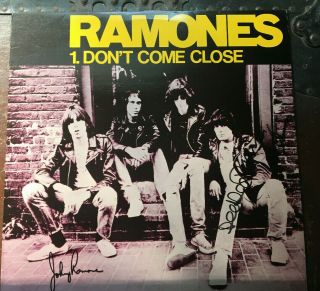 The Ramones - Signed 12 " By Joey,  Johnny & Dee Dee - Red Vinyl