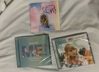 Taylor Swift - Signed Lover Cd Booklet Me Single Billboard Autographed