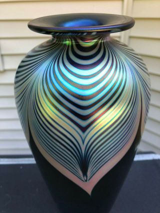 Stunning Signed Stuart Abelman Iridescent Pulled Feather Vase 1983 2