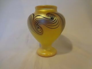Orient and Flume Yellow Art Glass Vase - Pulled Feather Decoration - Signed 1977 3