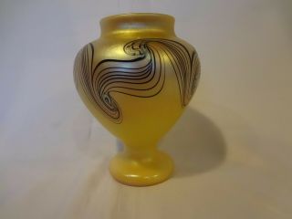 Orient and Flume Yellow Art Glass Vase - Pulled Feather Decoration - Signed 1977 4