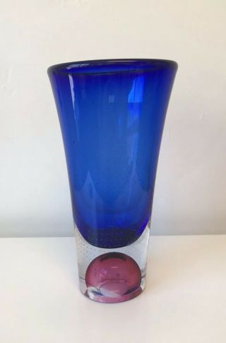Goran Warff Kosta Boda Zoom Vase Cobalt Magenta Contemporary Art Glass Modern