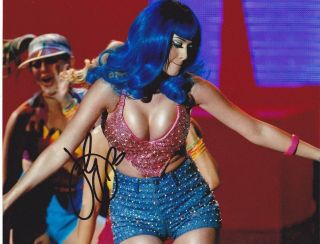 Katy Perry " Pop Singer " In Concert 8 X 10 " Authentic Hand Signed W/coa