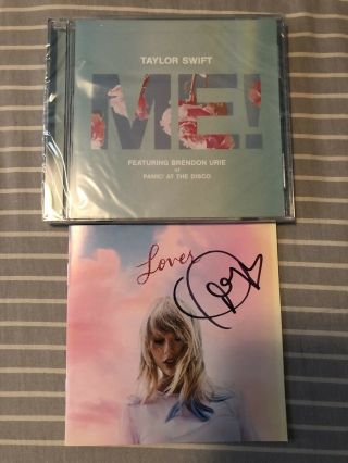 Taylor Swift Signed/autographed Lover Cd Booklet,  Me Cd Single.