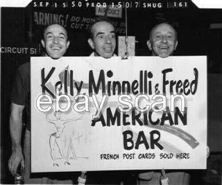Gene Kelly And Friends Holding Sign From Orig Archive Negative 8x10 Photo 654