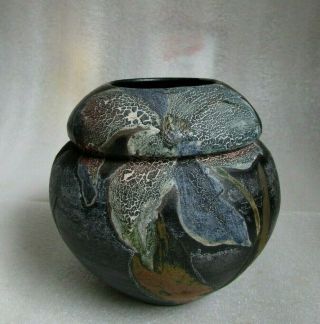 Signed Carol Rossman Raku Art Pottery Squat Vase Pot W Stylized Asiatic Lilies
