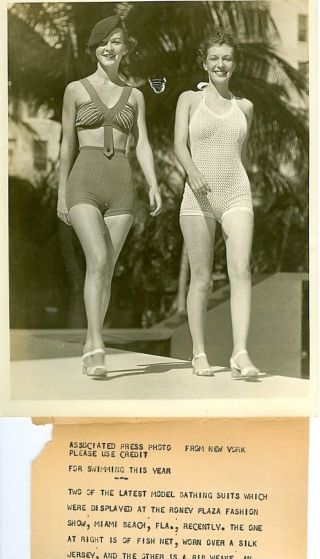 Bathing Suit Models Busty Leggy Miami Fashion Show 1935 Ap Press Photo