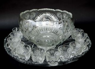 Vintage L E Smith Glass Slewed Horseshoe Punch Bowl,  Under Plate,  18 Cups