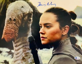 Daisy Ridley Signed Star Wars 11x14 Photo - Rey Beckett Bas 56