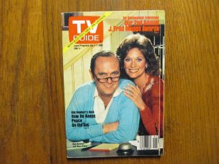 January 1,  1983 TV Guide (NAM JUNE PAIK/MARY FRANN/NEWHART/BOB NEWHART) 2