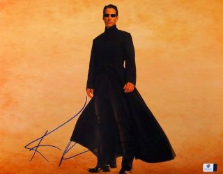 Keanu Reeves Signed Autographed 11x14 Photo The Matrix Neo Pose Gv848414