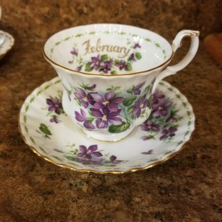 8 Out Of 12 Royal Albert Flowers Of The Month Series Tea Cups And Saucers 3