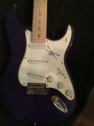 Vince Neil Autographed Guitar Psa/dna