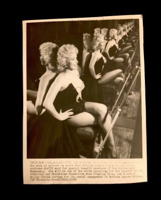 Marilyn Monroe Dated Stamped 1955 Press Photo