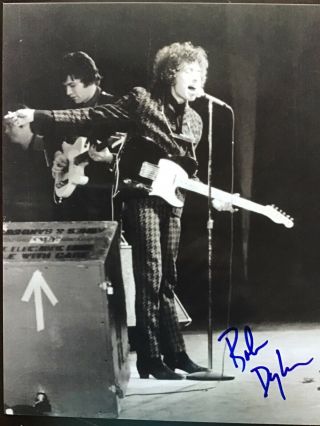 Bob Dylan Hand Signed Authentic Autograph With.  8x10 Stunning.
