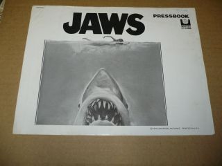 Jaws,  Orig Uncut 18pg Prbk [roy Scheider,  Richard Dreyfuss,  Robert Shaw] - 1975