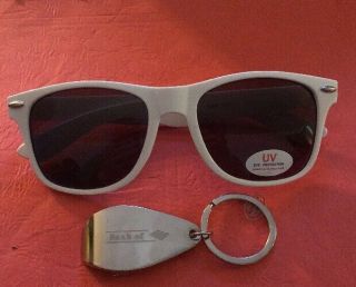 Mr.  Robot Bank Of E Corp Sunglasses & Bottle Opener Keychain Nycc 2017 Promos