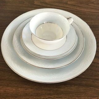 Noritake china set 12,  Bluetta (Discontinued) - 96 items 3