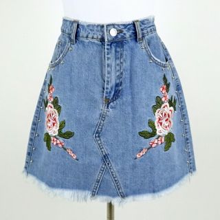 Miranda Lambert Missguided Light Blue Denim Rose Embroidered Mini Skirt Size 8