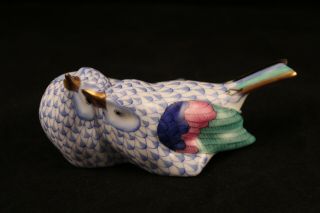 Vtg Herend Hungary Love Birds 5059 Blue Fishnet Hand Painted Porcelain Figurine