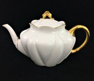 Shelley Regency Dainty Shape Teapot White W/ Gold Trim 4 Cup Rd 272101 England