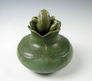 Ephraim Art Pottery Green Glaze Frog Vase Artist Signed 2