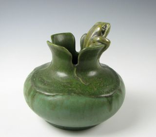 Ephraim Art Pottery Green Glaze Frog Vase Artist Signed 3