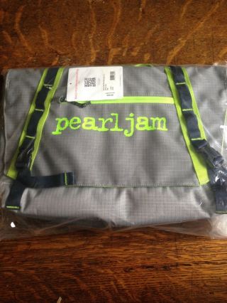 Pearl Jam Patagonia Black Hole Mini 12l Drifter Grey Messenger Bag