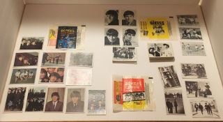 The Beatles Vintage Topps Cards 12 Color Photos & 5 Movie & 3 Wrappers 85 Total