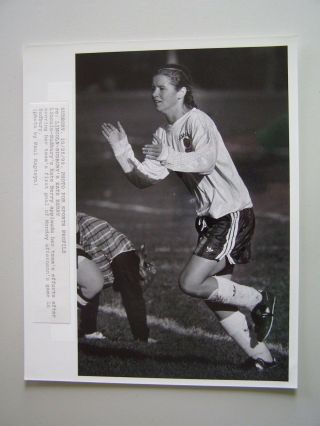 Vtg Glossy Press Photo Lincoln Sudbury Ma Soccer Player Kate Berry 10/25/93