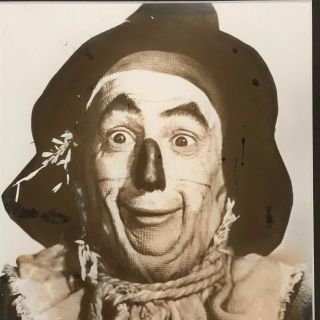 RAY BOLGER PHOTO & AUTOGRAPH - SCARECROW FROM THE WIZARD OF OZ 5
