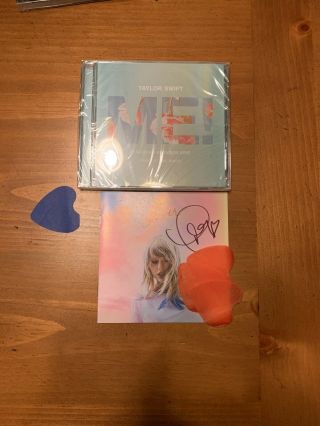 Taylor Swift Signed/autographed Lover Booklet,  Me Cd Single.
