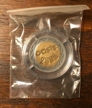 Oasis Rare Standing On The Shoulder Of Giants 2000 Uk Promotional - Only £2 " Coin "