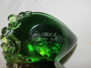 TITTOT SIGNED ART GLASS CRYSTAL FIGURINE PAPERWEIGHT FRUIT ON VINE GREEN YELLOW 8