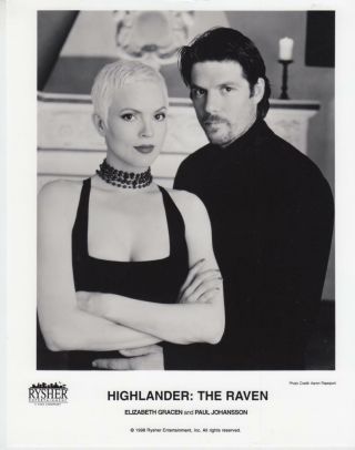 Elizabeth Gracen And Paul Johansson In " Highlander: The Raven " Tv Still