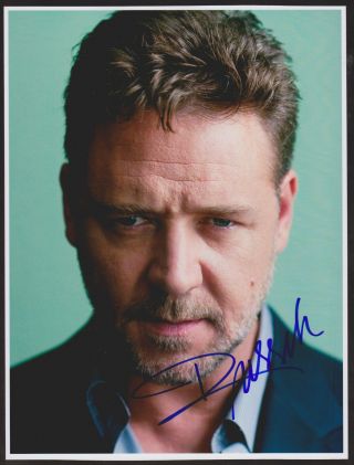 Russell Crowe Signed 8 X 10 Color Photo Autograph W/ - Pic & Auto