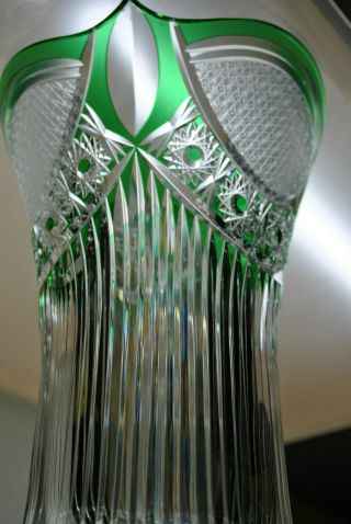 STUNNING VINTAGE LARGE EMERALD GREEN CUT TO CLEAR CRYSTAL VASE 8