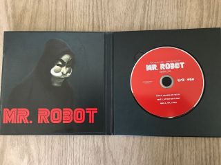 Mr Robot industry - only collectors DVD set - Complete season 2 - 3 DVD set 5