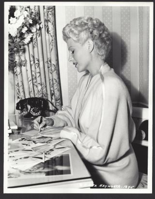 1947 The Lady From Shanghai Rita Hayworth Candid Signs Photos Dw Coburn