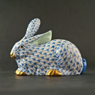 Herend Blue Fishnet Lying Rabbit Bunny 15335000 Handpainted Porcelain Figure Nr