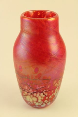Vtg Elaine Hyde Studio Art Glass Iridescent Red Threaded Miniature Vase Signed 8