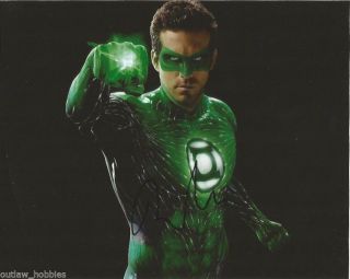 Ryan Reynolds Green Lantern Autographed Signed 8x10 Photo